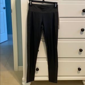 Kensie Leggings Size Small NWT